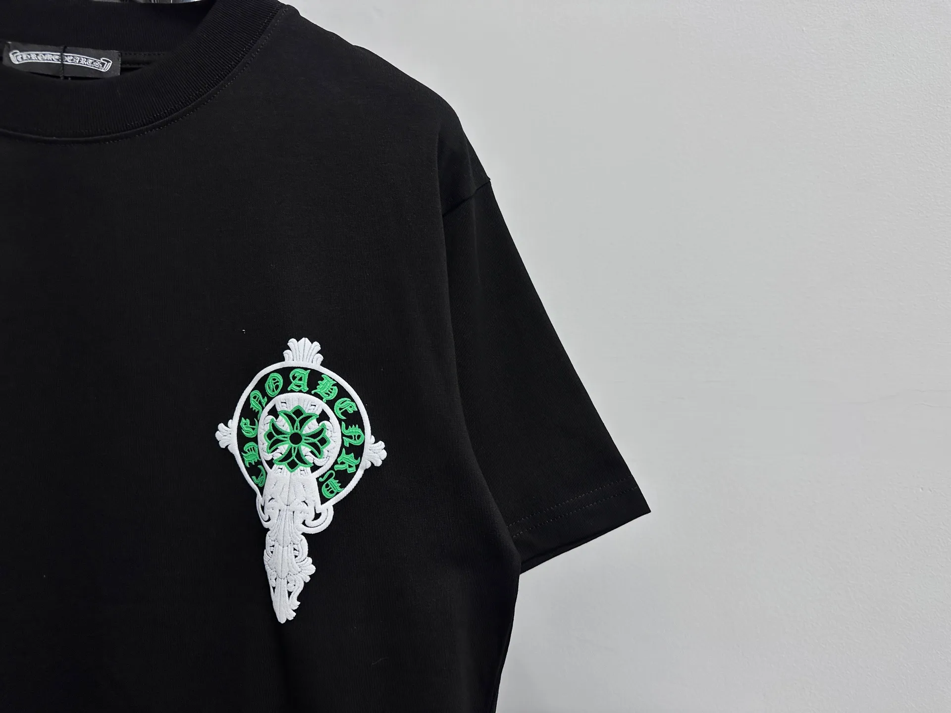 🅿️180 [Chrome heart*] Chrome heart 25ss early spring new cross foam short-sleeved T-shirt ·280 grams of 100% cotton double yarn jersey fabric ·Special thickened 32 pieces of double-strand 1x1 thread in the same cylinder custom dyeing ·Double-needle stitching and cross-stitching technology ·Original main mark washed tag Color: Black White Size: S-XL